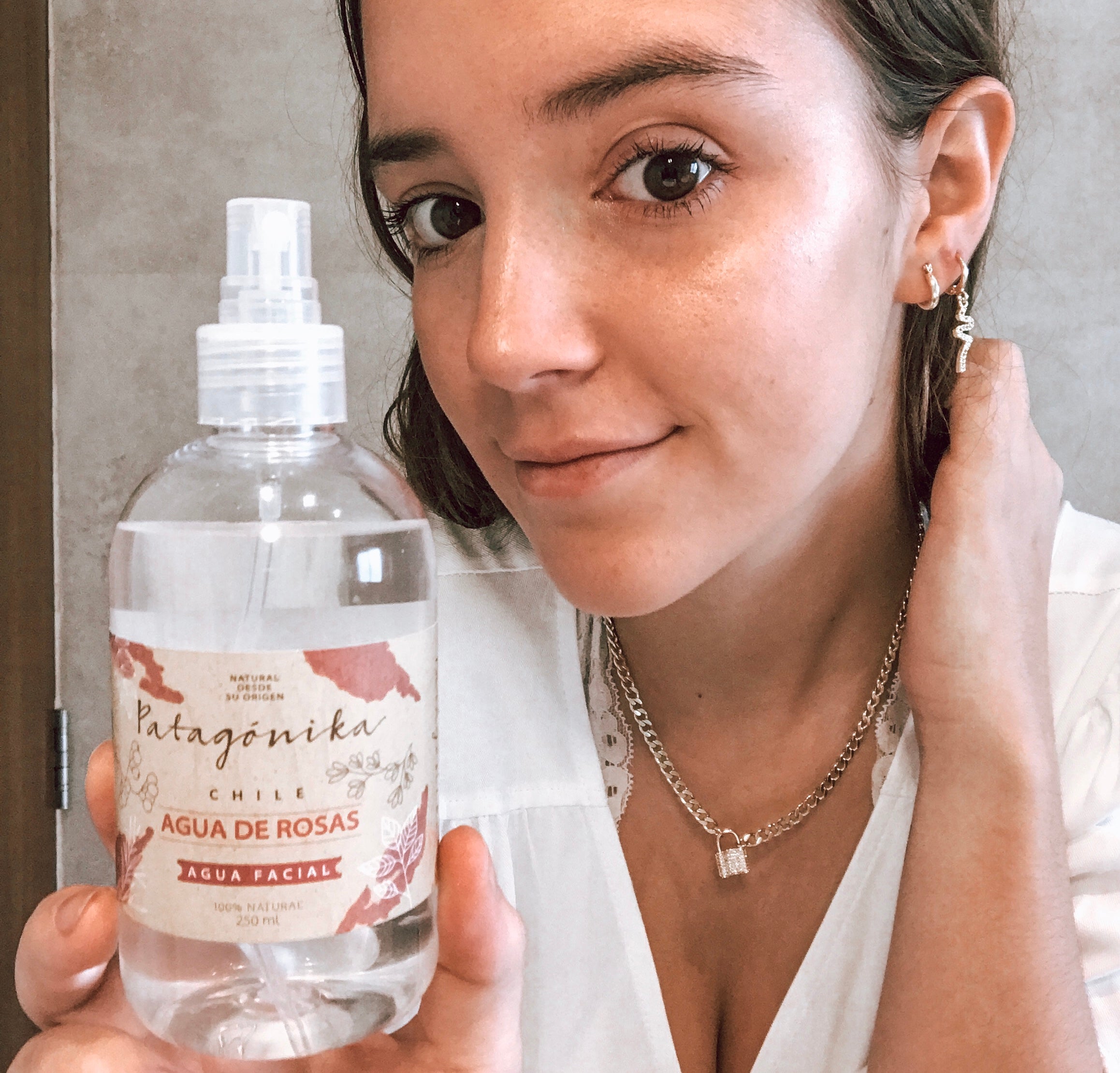 Agua de Rosas