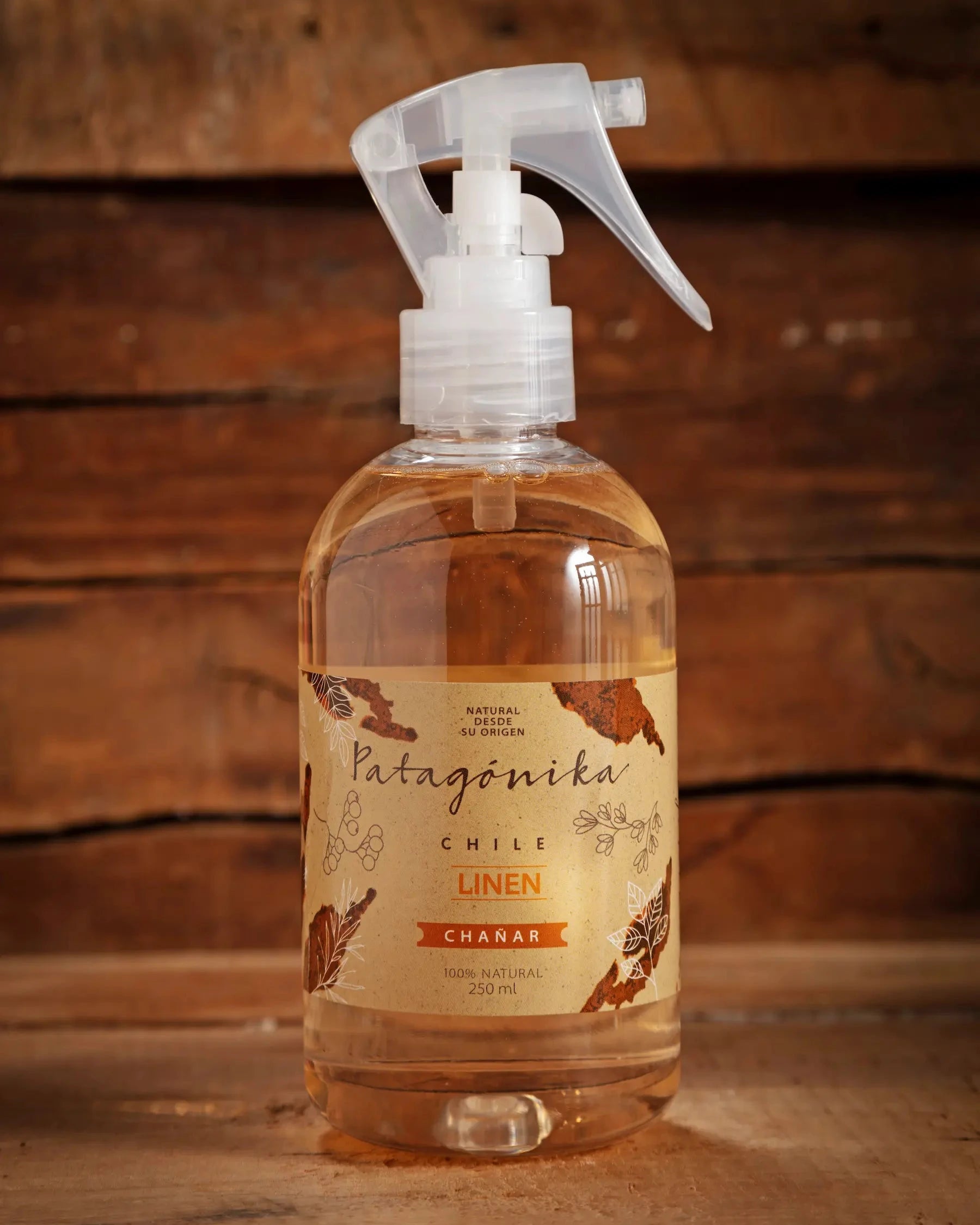 Linen Breeze de Chañar. Home spray aromatizador de ambientes y ropa con notas dulces y cálidas.