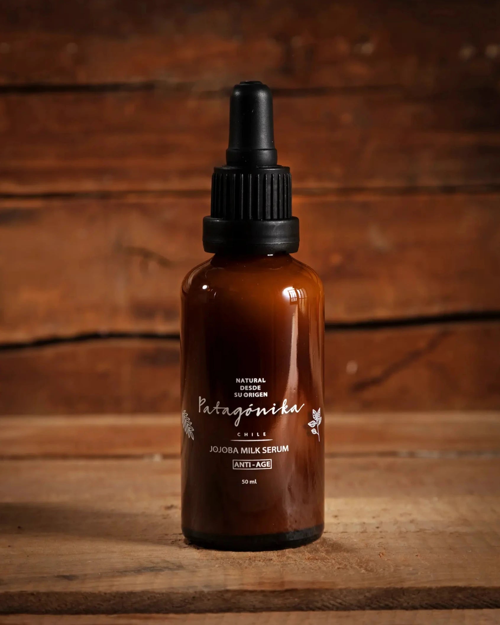 Serum facial de jojoba y calafate. Textura tipo milk serum, ligero e hidratante para la piel.